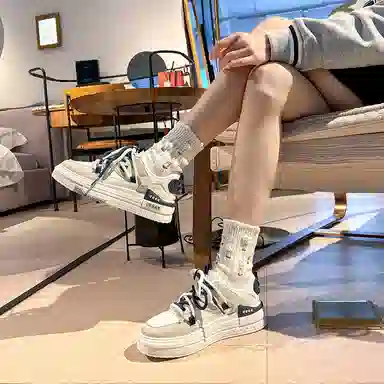 URBAN AUTHENTIC