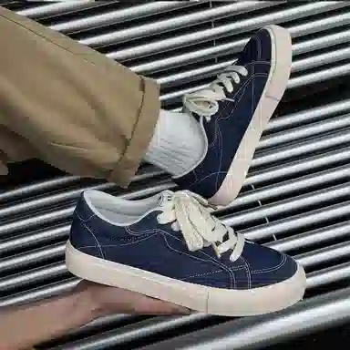 URBAN AUTHENTIC