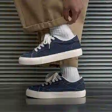 URBAN AUTHENTIC