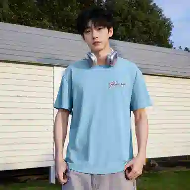 MJ STYLE Vintage Embroidered Logo T-Shirt