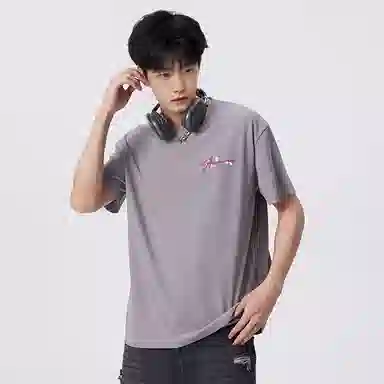 MJ STYLE Vintage Embroidered Logo T-Shirt