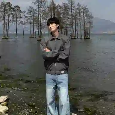 WKOOG cleanfitbomber