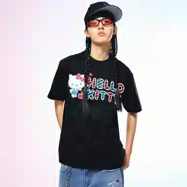 WHOOSIS HELLO KITTY kissT