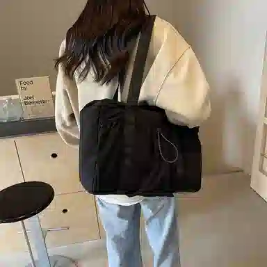 單倉 大容量旅行百搭休闲 尼龙布 单肩包 男女同款情侣款 米白色/深灰色/黑色/深棕色