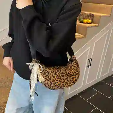 單倉 复古小众简约设计日常通勤百搭高级感逛街轻便 牛仔布 单肩包 女款 多色