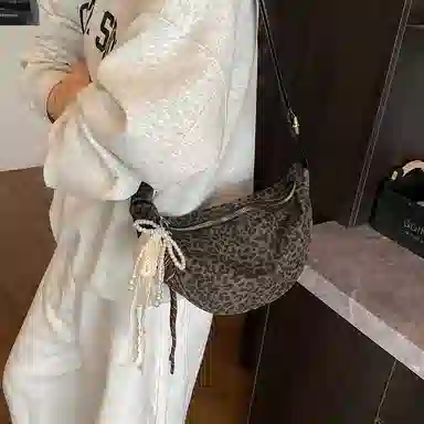 單倉 复古小众简约设计日常通勤百搭高级感逛街轻便 牛仔布 单肩包 女款 多色