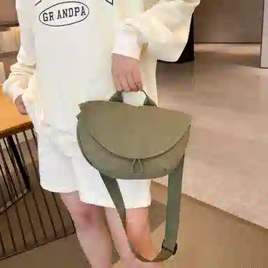 單倉 休闲简约轻便运动 尼龙布 斜挎包 男女同款情侣款 米白色/黑色/紫色/卡其色/绿色