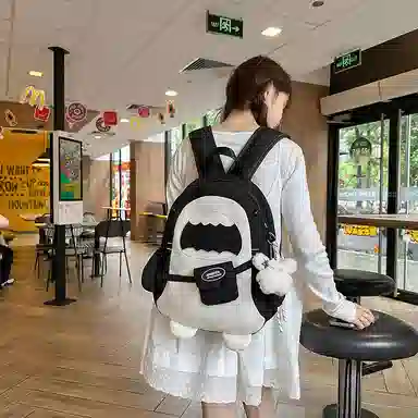 單倉 可爱卡通鲨鱼休闲时尚设计感背包丑萌搞怪初高中学生大容量通勤百搭轻便书包 尼龙 双肩包 常规 男女同款情侣款 蓝色/灰色/黑色