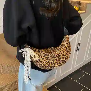 單倉 复古小众简约设计日常通勤百搭高级感逛街轻便 牛仔布 单肩包 女款 多色