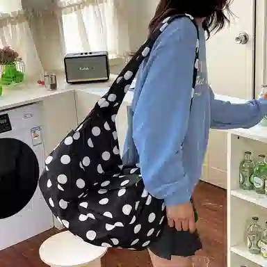 單倉 韩系可爱波点休闲旅行日常通勤腋下斜挎包大容量学院风 尼龙 单肩包 常规 女款 多色