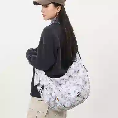 單倉 高颜值扎染时尚手提包潮流初高中学生大容量斜挎包 尼龙 手拎单肩包 男女同款情侣款 白色/红色/绿色/黑色