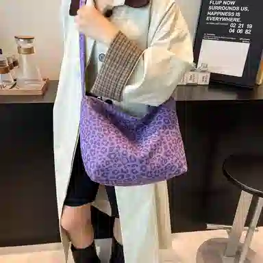 單倉 高颜值豹纹时尚通勤百搭学院风小众个性设计腋下包 帆布 单肩包 常规 女款 棕色/红色/紫色