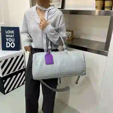 Dan Cang Crossbody Bag