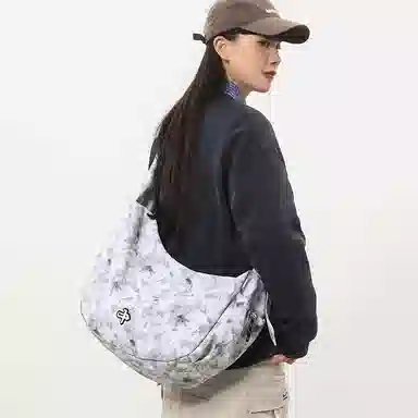 單倉 高颜值扎染时尚手提包潮流初高中学生大容量斜挎包 尼龙 手拎单肩包 男女同款情侣款 白色/红色/绿色/黑色