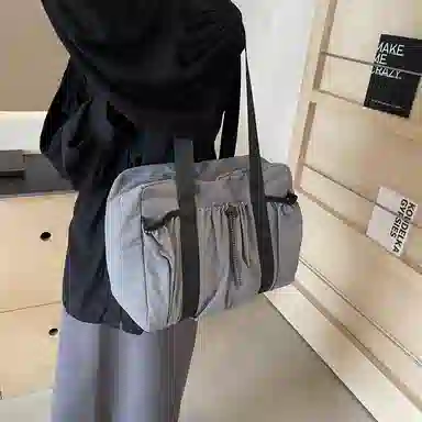 單倉 大容量旅行百搭休闲 尼龙布 单肩包 男女同款情侣款 米白色/深灰色/黑色/深棕色
