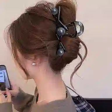 水中玉 珠珠抓夹大号鲨鱼夹后脑勺发卡高级感夹子头饰 亚克力 发夹 女款