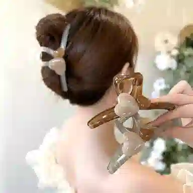 水中玉 果冻色爱心抓夹高级感发卡盘发鲨鱼夹子头饰 亚克力 发夹 女款