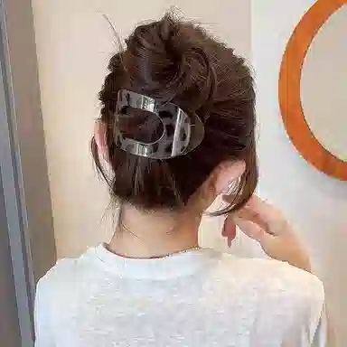 水中玉 气质鸭嘴夹高级感半扎发一字夹发卡后脑勺盘发鲨鱼夹子头饰 亚克力 发夹 女款