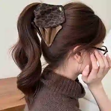 水中玉 豹纹三角抓夹高级感后脑勺盘发气质夹发卡头饰 亚克力 发夹 女款