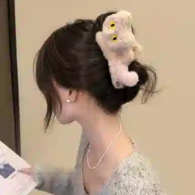 水中玉 可爱毛绒猫咪抓夹大号鲨鱼夹后脑勺发量多高级感夹子头饰发卡 亚克力 发夹 女款
