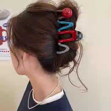 水中玉 巴黎红滴油波浪抓夹设计感小众鲨鱼夹大号夹子发量多头饰发卡 亚克力 发夹 女款