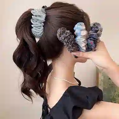 水中玉 网纱褶皱香蕉夹高级感慵懒风高马尾半扎发发卡头饰 亚克力 发夹 女款