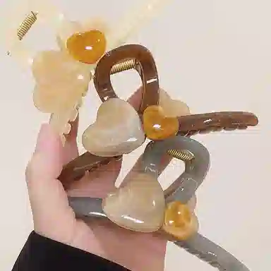 水中玉 果冻色爱心抓夹高级感发卡盘发鲨鱼夹子头饰 亚克力 发夹 女款