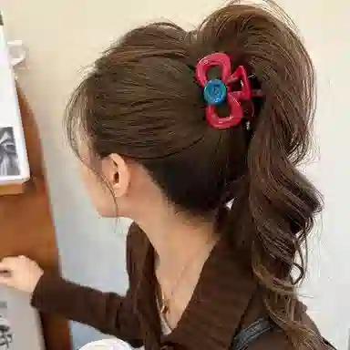 水中玉 小号红色纽扣抓夹设计感小众鲨鱼夹发量少夹子头发发卡头饰 亚克力 发夹 女款