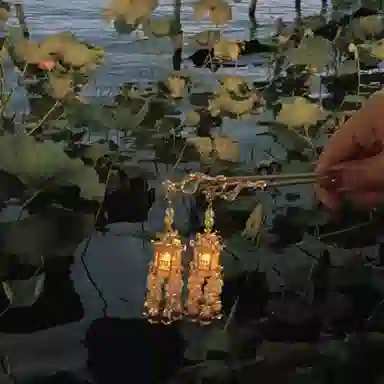 水中玉 会发光的流苏灯笼簪子古风发髻盘发发饰汉服头饰 发簪 女款