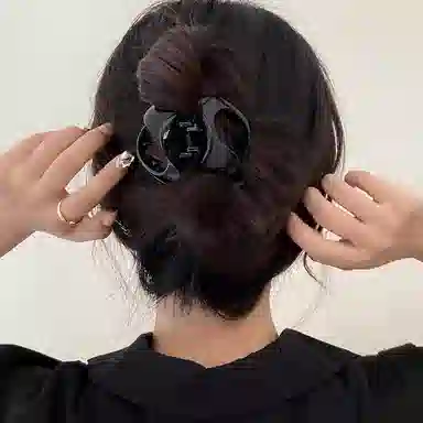 水中玉 不规则小号抓夹网红发卡后脑勺鲨鱼夹简约气质夹子头饰 亚克力 发夹 女款