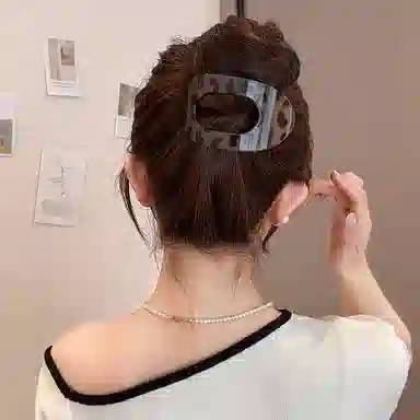 水中玉 气质鸭嘴夹高级感半扎发一字夹发卡后脑勺盘发鲨鱼夹子头饰 亚克力 发夹 女款