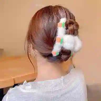 水中玉 毛绒抓夹网红秋冬毛毛发卡后脑勺鲨鱼夹夹子头饰 亚克力 发夹 女款