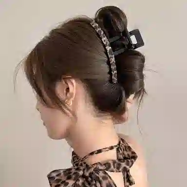 水中玉 豹纹抓夹后脑勺盘发鲨鱼夹发卡高级感夹子头饰 亚克力 发夹 女款