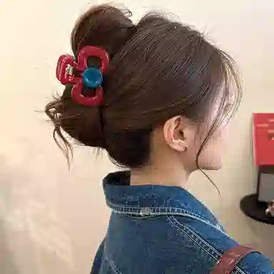 水中玉 小号红色纽扣抓夹设计感小众鲨鱼夹发量少夹子头发发卡头饰 亚克力 发夹 女款