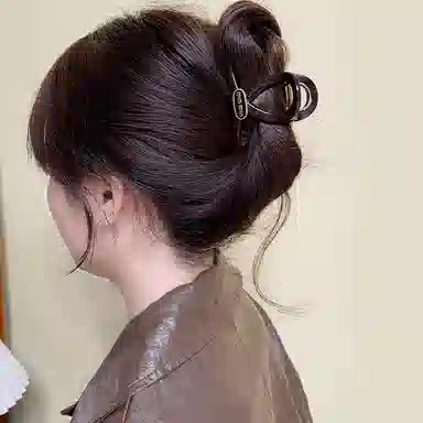 水中玉 法式抓夹棕色发卡高级感中号夹子头饰发量少鲨鱼夹 亚克力 发夹 女款