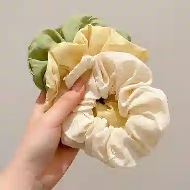 水中玉 韩系奶油色蓬松海绵大肠发圈高级感扎头发发绳头饰 皮筋 头绳 女款