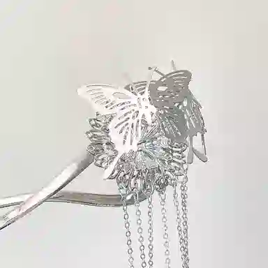 水中玉 新中式银色蝴蝶铃流苏扭扭夹女高级感古风发饰发卡 发夹 女款