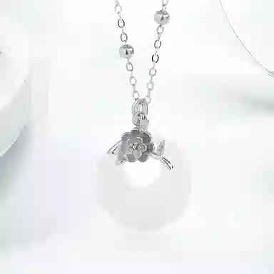 925