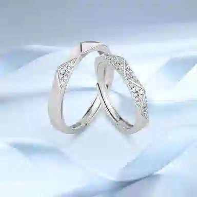 925