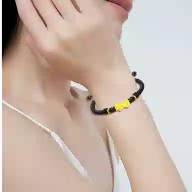 999