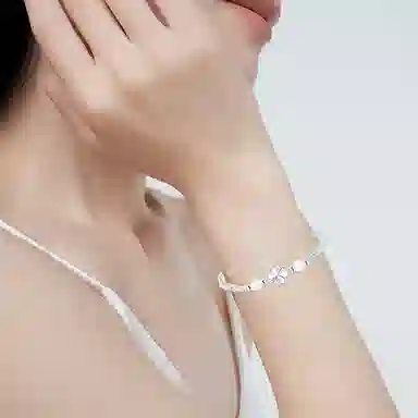 【999足银|四叶草】 凤祥囍事 老凤祥 森系小清新轻奢经典幸运草小众设计优雅百搭精致气质手工编织绳 大小可调节 纯银 手绳 男女同款情侣款