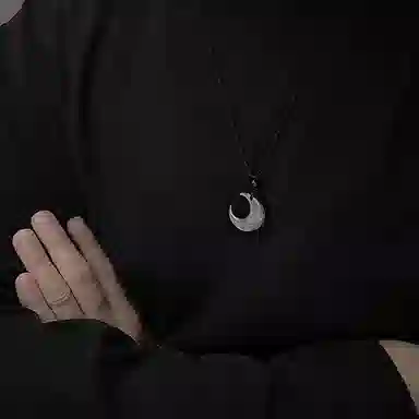 凤祥囍事 招财星月相伴简约小众设计温柔白月亮小月牙好运连连 黑曜石 项链 男女同款情侣款