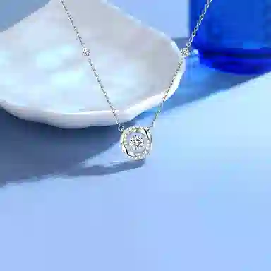 【999足银】 凤祥囍事 老凤祥 莫比乌斯 璀璨之星 灵动爆闪宝石跳动的心女生锁骨链 女朋友闺蜜纪念日周年礼精美礼盒#好运 纯银 项链 女款