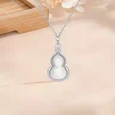 凤祥囍事 老凤祥 玉见葫芦 一生平安 国潮国风时尚小众 清雅高级设计简约百搭显气质优雅时髦贵气感 #好运 玉髓 项链 男女同款情侣款