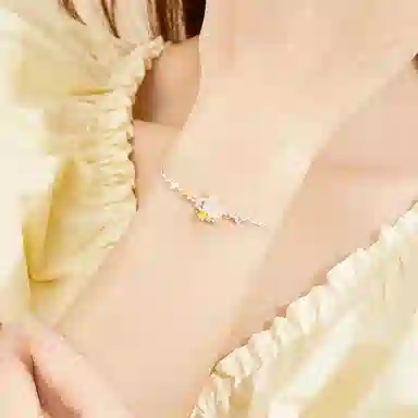 凤祥囍事 老凤祥  一月梅花  复古小众新中式 清冷高级设计极简百搭气质 国风优雅气质时尚花 朵 早日脱单旺桃花#好运 玉髓 手链 女款