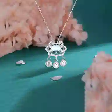 999