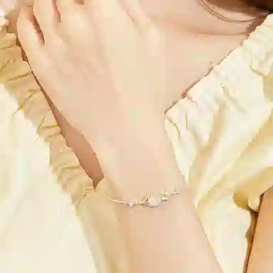 凤祥囍事 老凤祥 十二月水仙花 蝴蝶结 国潮甜美高级森系浪漫闪耀璀璨星蝶麦穗幸运时尚百搭穗穗轻奢花朵元素#好运 玉髓 手链 女款