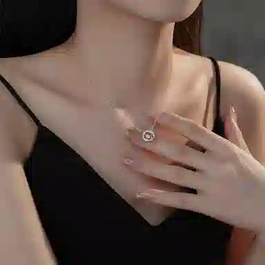 S925