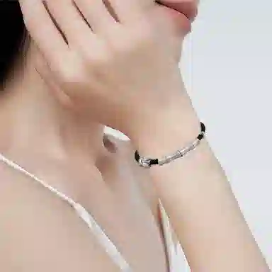 999