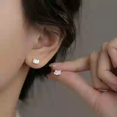 999